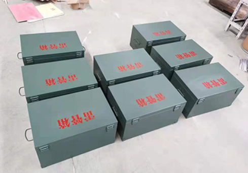 嘉鱼炸药箱和雷管箱一般是怎么存放的？